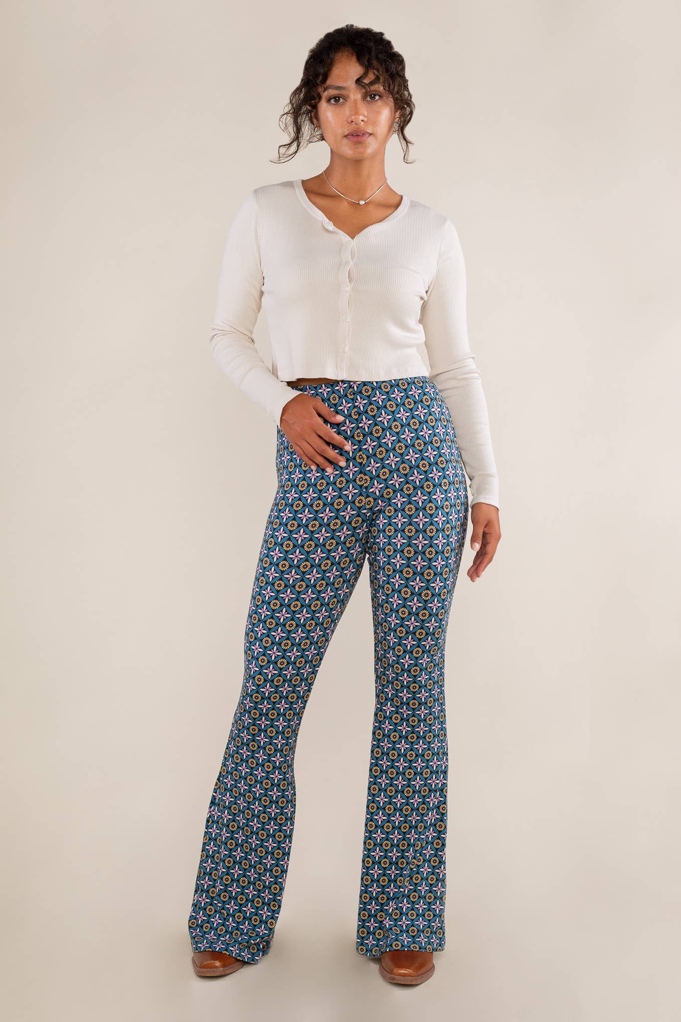 Farah Flare Knit Pant