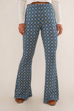 Farah Flare Knit Pant